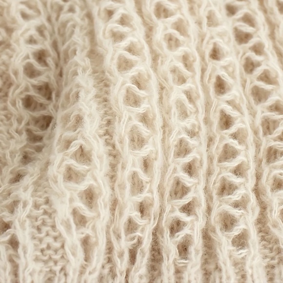 NEW- Gorgeous Open Knit Sweater Long Sleeves V- Neck in Cream/ Beige color - Picture 6 of 9